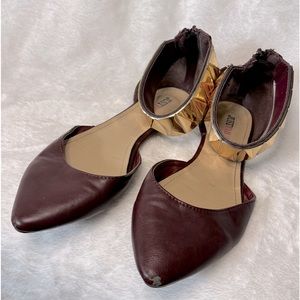 Size 8. Justfab. Kayla flats. Maroon/gold flats.